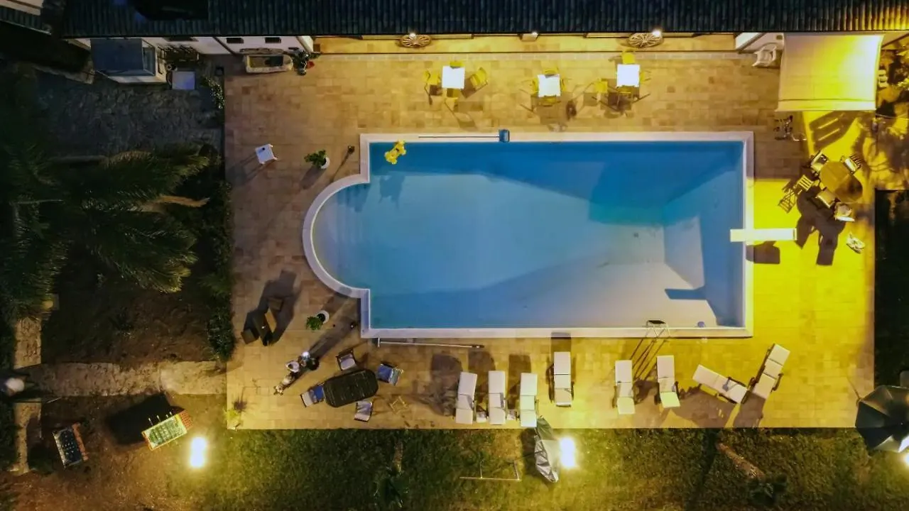 Villa Montagna Fontane Bianche Italy